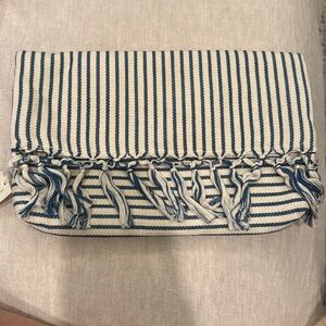 Mercado Global linen pouch or clutch. Zipper closer inside. Snap foldover.